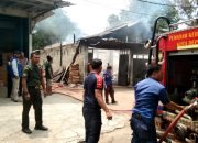 Kebakaran Gudang Sembako di Bojongsari Depok Berhasil Ditaklukkan, Babinsa Sigap Bantu Evakuasi