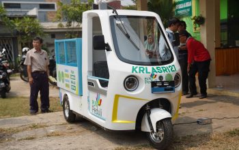 Pastikan Tinggal Dengan Nyaman, Warga Tlajung Udik Ciptakan Desa Berdaya di bawah SUTET