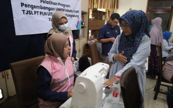 Woman Support Woman, Srikandi PLN Beri Pelatihan Menjahit UMKM Isbuby Craft