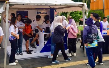 BRI RO Jakarta 2 Kenalkan Transaksi QRIS melalui BRImo di Car Free Day