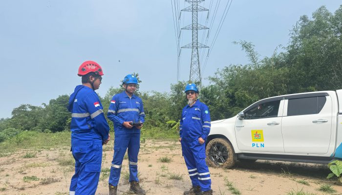 Tingkatkan Keandalan Pasokan Listrik Jelang Siaga Nataru 2024, PLN UIT JBB Lakukan Pemeliharaan Infrastruktur